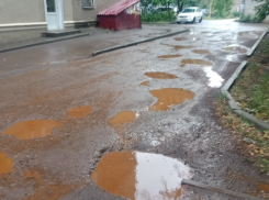 Дождь из Фанты обнажил глубинное состояние дороги в Воронеже 