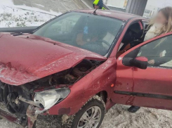 В печальную ситуацию на дороге попала ехавшая сдавать сессию студентка воронежского вуза