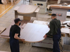 Свердловские зеки изготовят мебель для воронежского университета