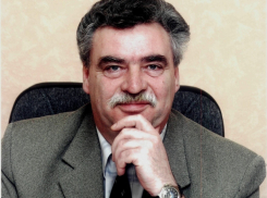 Иван Чухнов пообещал: «Красные звезды на братские могилы в Воронеже вернутся до конца 2014 года»