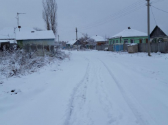 Заваленное снегом воронежское село показали на фото