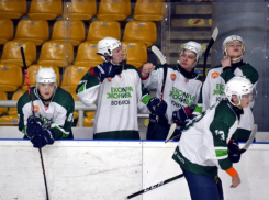 Не египетская, а молочная сила ведет воронежский хоккейный клуб в полуфинал 