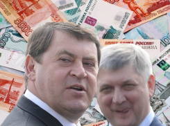 Пенсии золотых воронежских чиновников проедают новые больницы и детские сады