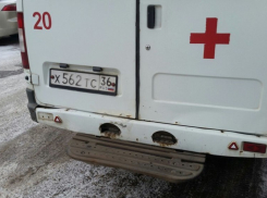 Убогое состояние машины скорой помощи сняли на видео в Воронеже