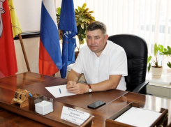 Спорткар, огромные участки и миллионы задекларировала семья депутата Евгения Китаева 