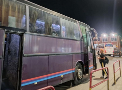 Воронежские водители оставили пассажиров ночью в поле без одежды, связи и денег