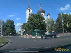 Пристыдивший воронежского гонщика автолюбитель сам оказался под шквалом критики
