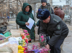 Воронежские чиновники приструнили цветочных торгашей  
