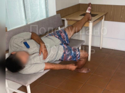 «Хирург ходил мимо», – мужчине с раной от топора оказали помощь лишь спустя 4 часа в Воронежской больнице