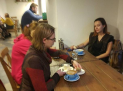 Молодая мама возмутилась реакцией воронежской кофейни на смену подгузника