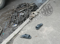 «Вонь стоит на весь район»: из шиловской ливневки извлекли тапочки 