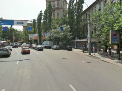 В Воронеже на Кольцовской неизвестный автомобиль протаранил «Хендай Гетц» и скрылся