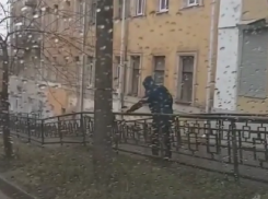 Травмоопасное испытание подкинула непогода воронежским пешеходам