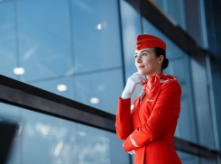 Одна из красивейших стюардесс России поделилась своими снимками