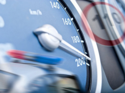 В Воронежской области иномарка улетела в кювет: 1 погибший и 1 пострадавший