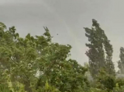 Шторм и радуга: на Воронеж обрушился град 