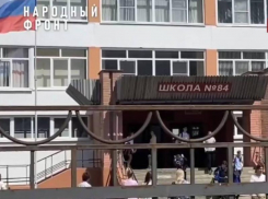 «Ночью страшно ходить», - дети призвали чиновников дать школьный автобус в Воронеже