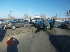 Под Воронежем три человека пострадали в столкновении «Киа-Рио», «Форд-Фьюжен» и ВАЗа