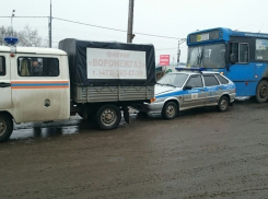 В Воронеже автобус врезался в четыре  припаркованных авто 