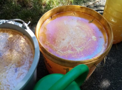 Цвет воды шокировал жителей села под Воронежем 