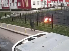 Подросток швырнул «коктейль Молотова» на территорию школы в Воронежской области