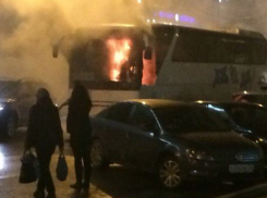 В центре Воронежа в конце рабочего дня загорелся рейсовый автобус