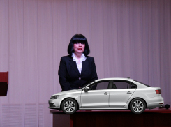 Стало известно, какую иномарку закупила директор для Воронежского юридического техникума