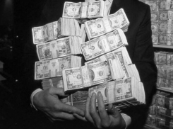 Миллионы денежных средств выводили мошенники из банков Воронежа 90-х годов