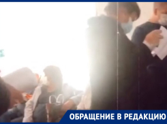 В воронежских поликлиниках выстраиваются очереди даже за карточками