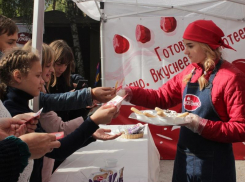 Марка «Вкуснотеево» угостила воронежцев аппетитными лакомствами