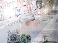 Момент наезда на 11-летнего мальчика прямо на зебре запечатлела камера в Воронеже 