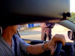 Общение с обидчивым сотрудником ДПС сняли на видео в Воронеже 