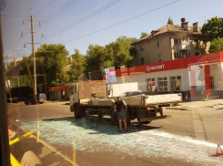 Воронежцы пожалели водителя, разбившего хрупкий груз