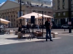 Драйвовое исполнение «Джентльменов удачи» на саксофоне сняли в Воронеже