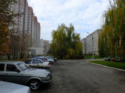 Строительная компания ДСК построила дом на детской площадке (ФОТО)