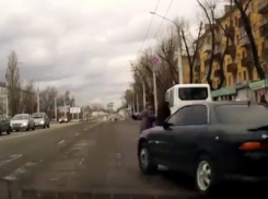 Видеозапись помогла поймать лихача на «Тойоте», едва не задавившего пешеходов в Воронеже