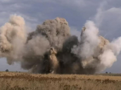 Подрыв 100-килограммовой авиабомбы сняли на видео в Воронеже