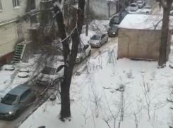 Стоит наглухо: воронежский двор превратили в дублер Московского проспекта 