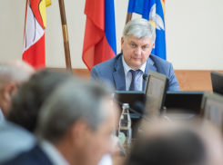 Губернатор Гусев оказался двоечником с плюсом