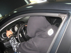 В Анне мужчина хотел угнал иномарку, чтобы добраться домой