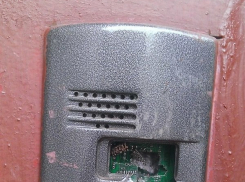 Пьяный воронежец устроил стрельбу из пистолета по домофону