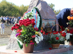 Памятный знак открыли в честь летчиков, погибших в Воронежской области в день мятежа ЧВК «Вагнер» 