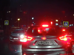 Опубликовано видео ДТП со сбитой женщиной в Воронеже