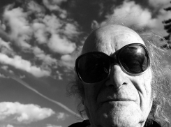 Две стороны одного Давидовича: знакомые рассказали, каким был «непризнанный гений всех времен и народов»