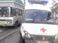 Пьяный водитель скорой помощи протаранил 7 автомобилей в центре Воронежа