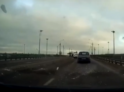 Последствия плохой очистки автомобиля от снега показали на видео в Воронеже
