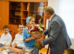 Сергей Лукин помог подготовиться к школе воронежской многодетной семье