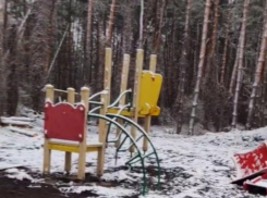 «Неужели же совести ни у кого нет», – плачевное состояние детской площадки поразила воронежцев