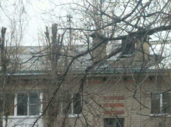На воронежском Машмете в пятиэтажке залатали рухнувшую крышу