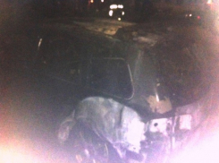 В Воронеже ночью из-за поджога горели сразу три машины